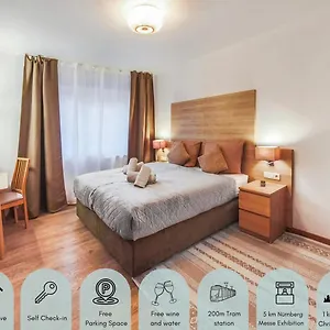  Apartment Falk Homes- Luxus Apartments, Ideal Fuer Geschaeftsreisende & Familien - Nahe Messe, Im Zentrum Nuernbergs Mit Balkon, Arbeitsplatz & Parkplatz, Inkl Grossen Ventilatoren, Handtuecher & Bettwaesche, Playmobilfunpark, Self Check-In Deutschland